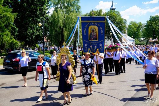 Uroczystość Bożego Ciała w parafii Podwyższenia Krzyża Świętego w Adamowie
