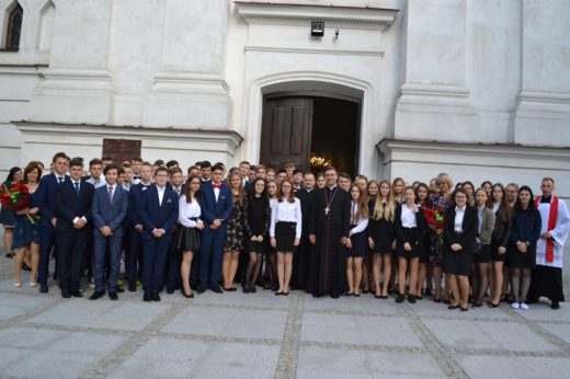 Bierzmowanie w parafii Podwyższenia Krzyża Świętego w Adamowie